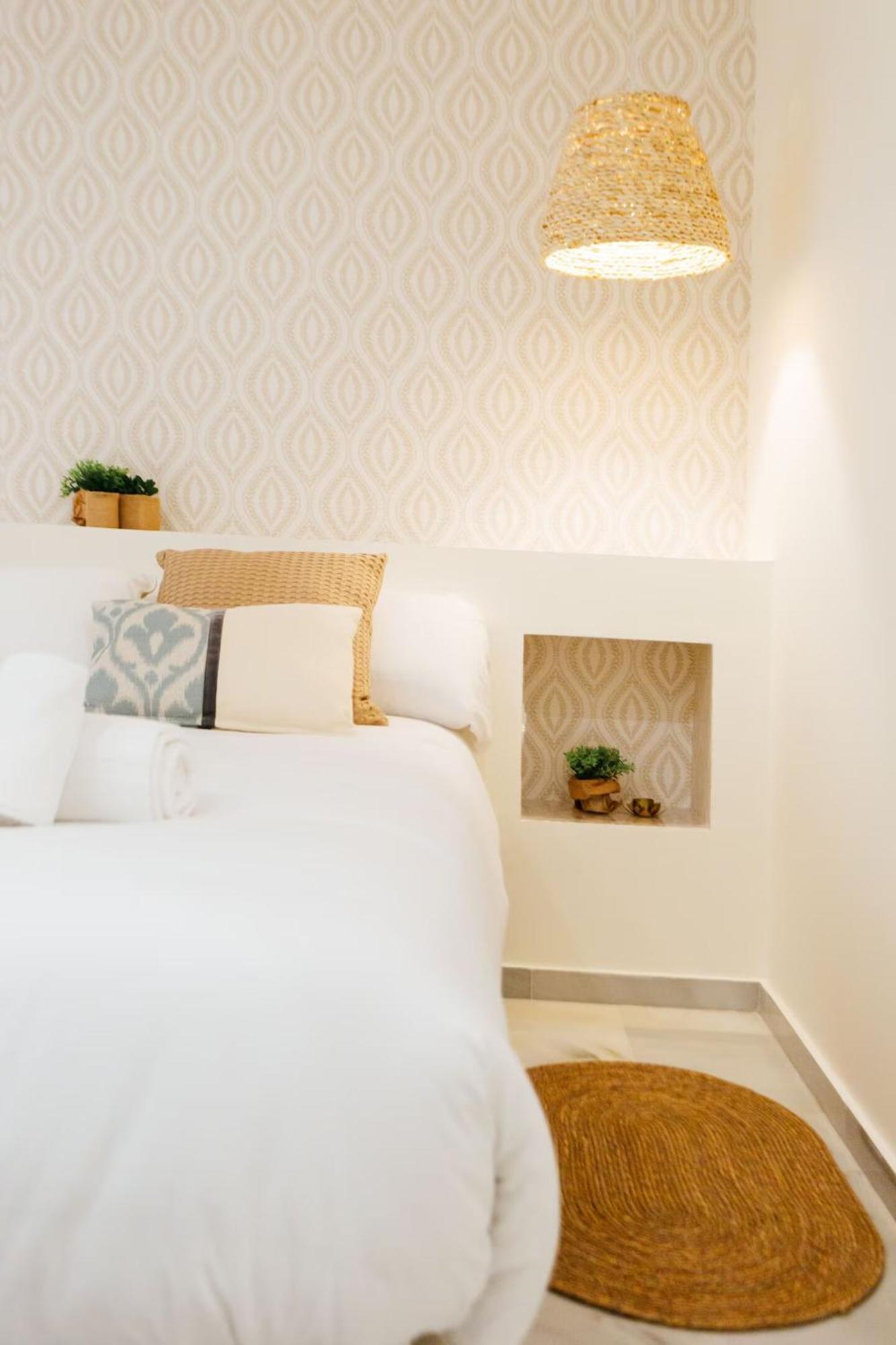 Апартаменты Reformed And Comfy- 2Bd 2Bth- Arenal Севилья Экстерьер фото